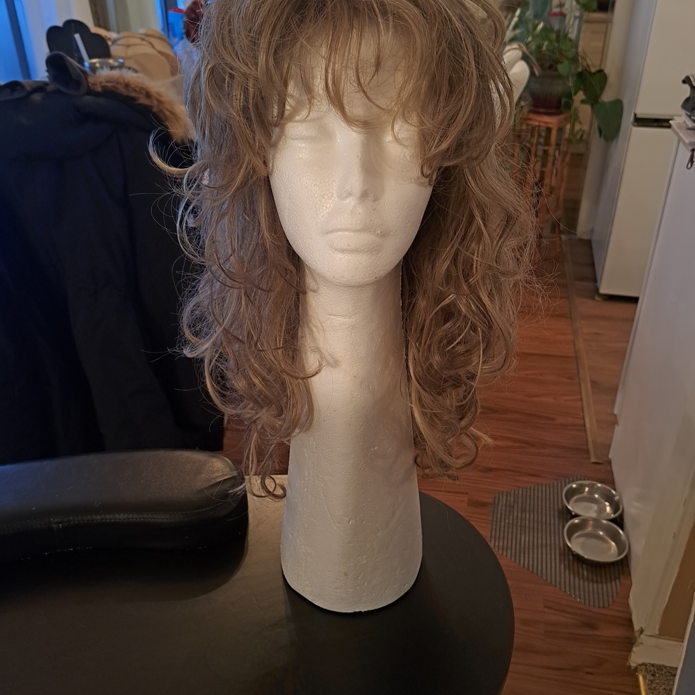 Luxurious Wavy Blonde Wig for Women